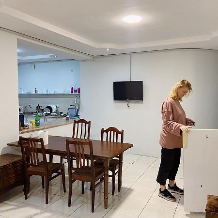 Hostel Simple ティビリシ エクステリア 写真