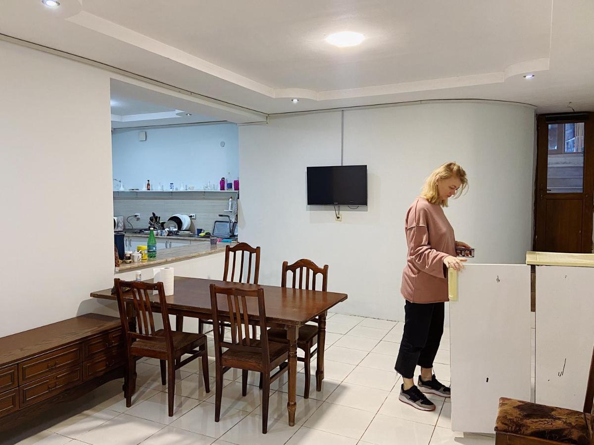 Hostel Simple ティビリシ エクステリア 写真